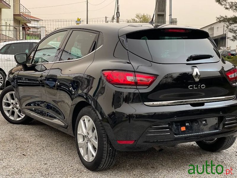 2019' Renault Clio Limited photo #6