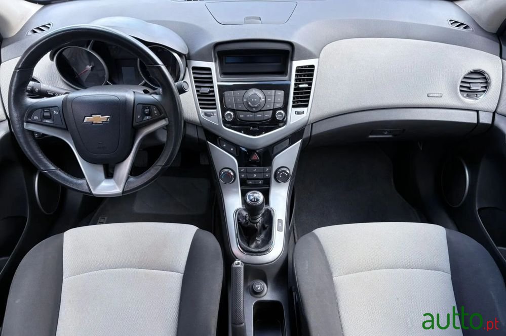 2011' Chevrolet Cruze 1.6 Ls photo #6