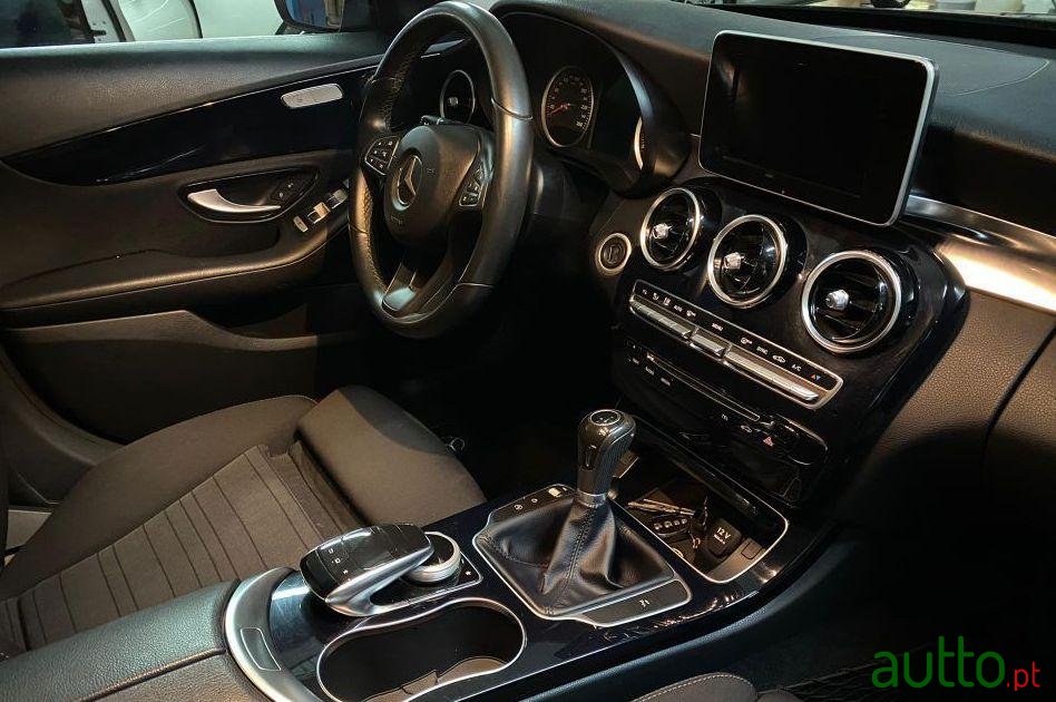 2015' Mercedes-Benz C-200 photo #2