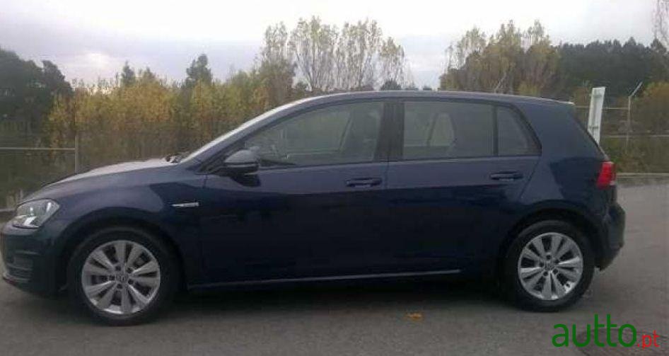 2016' Volkswagen Golf photo #1