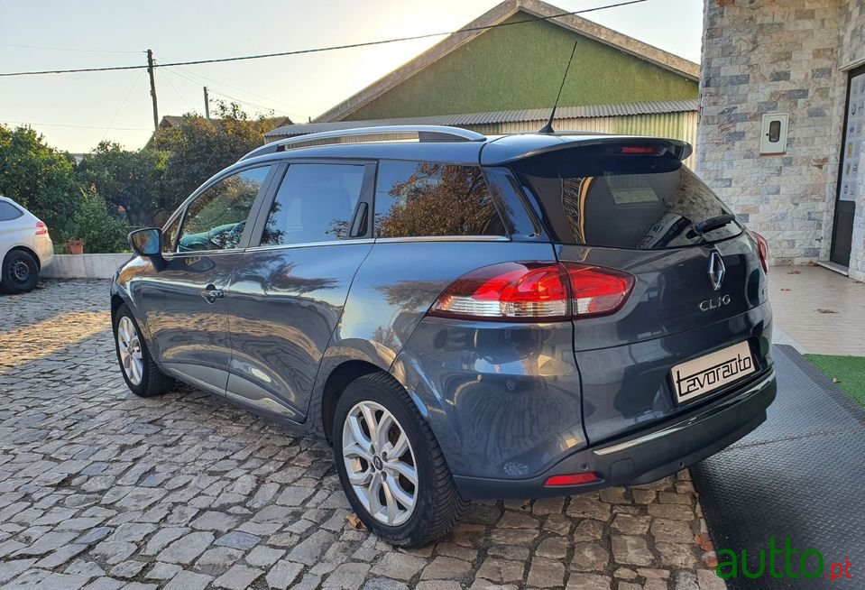 2017' Renault Clio Sport Tourer photo #6