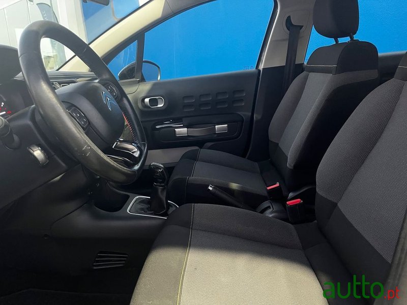 2019' Citroen C3 1.2 Puretech Shine photo #4