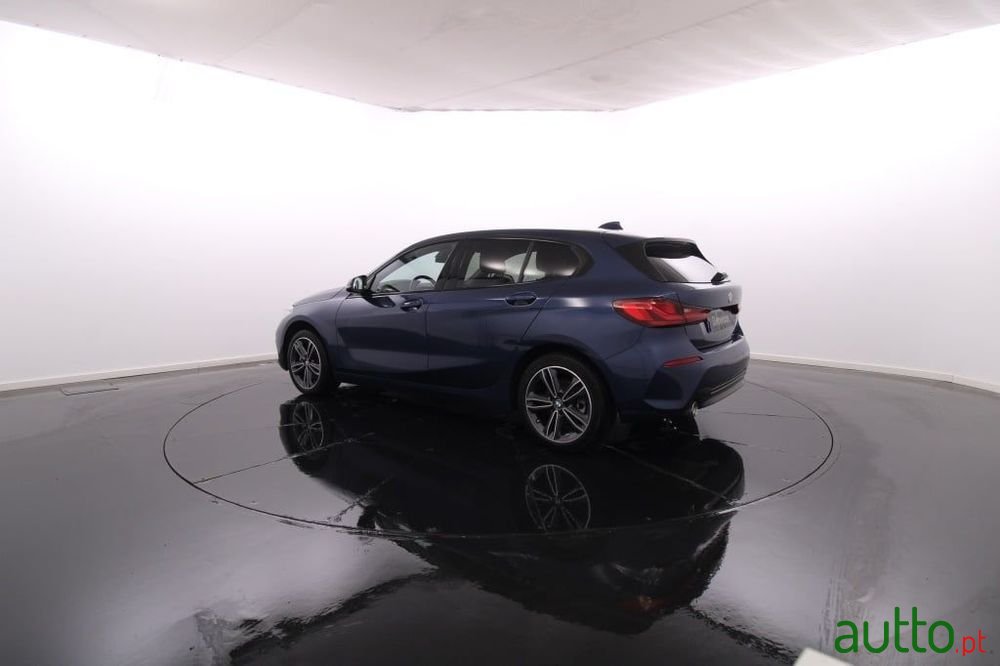 2022' BMW Série 1 D Line Sport Auto photo #4