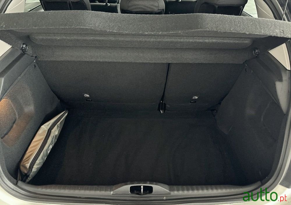 2020' Citroen C3 1.2 Puretech Feel photo #6