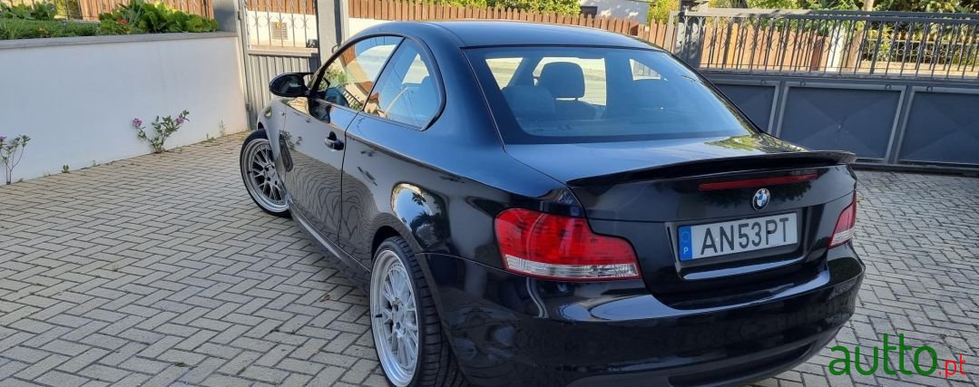 2009' BMW 120 photo #5