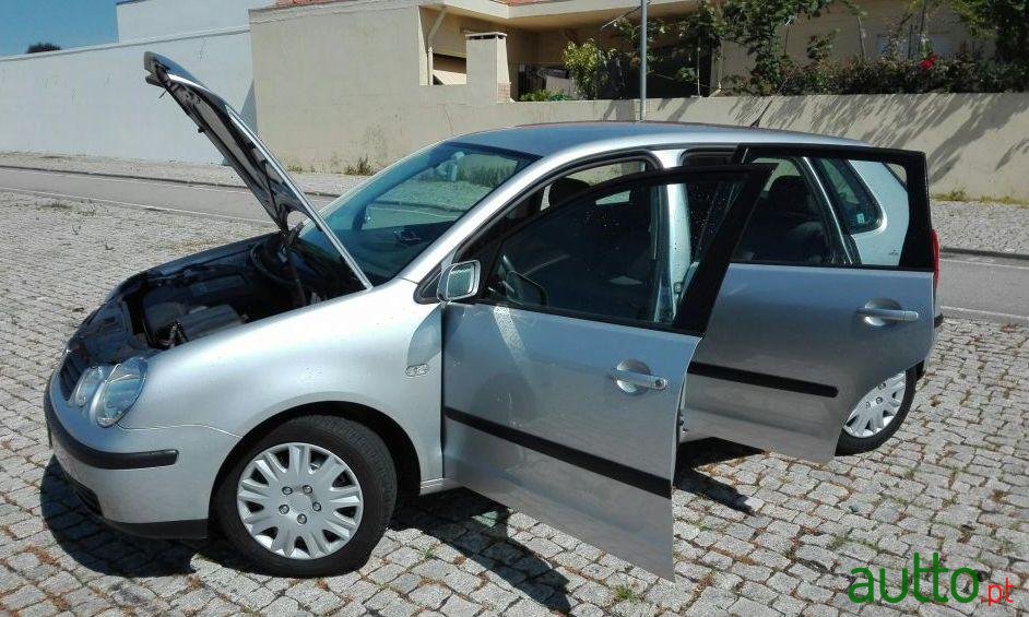 2004' Volkswagen Polo photo #1