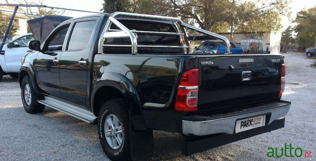 2012' Toyota Hilux Tracker 4X4 140Cv photo #2
