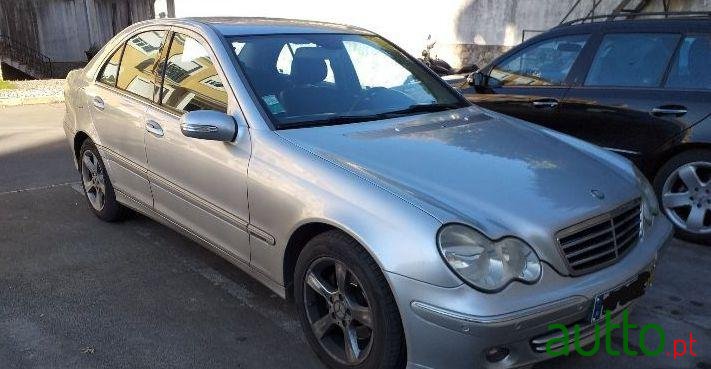 2006' Mercedes-Benz C-220 photo #4