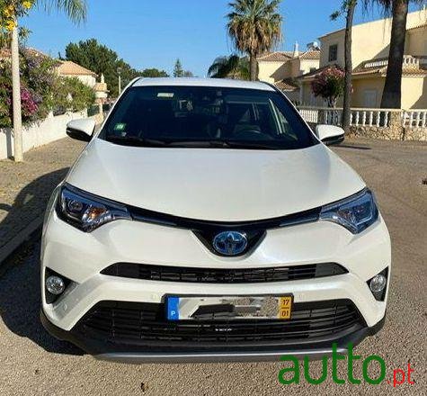 2017' Toyota RAV4 photo #4