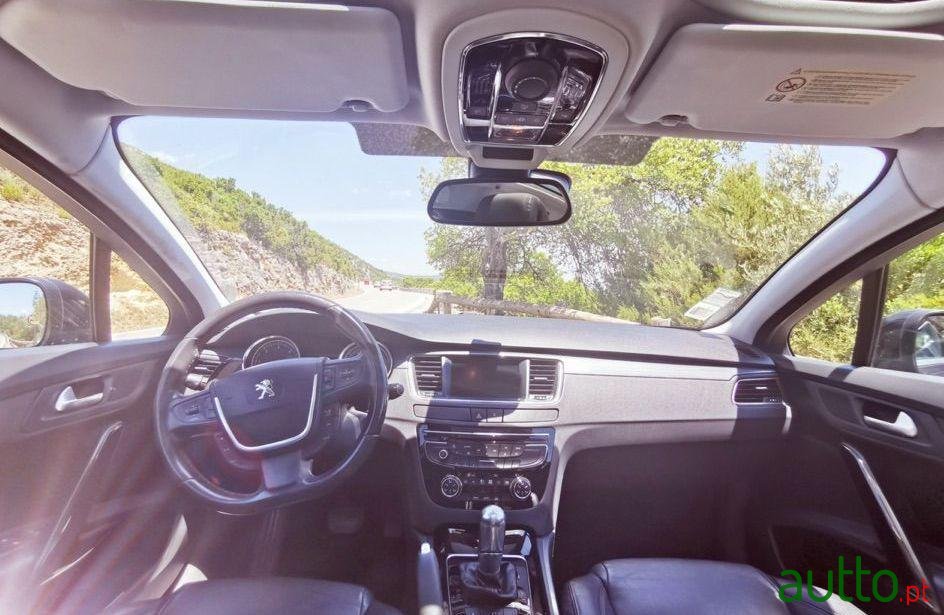 2011' Peugeot 508 Sw photo #1