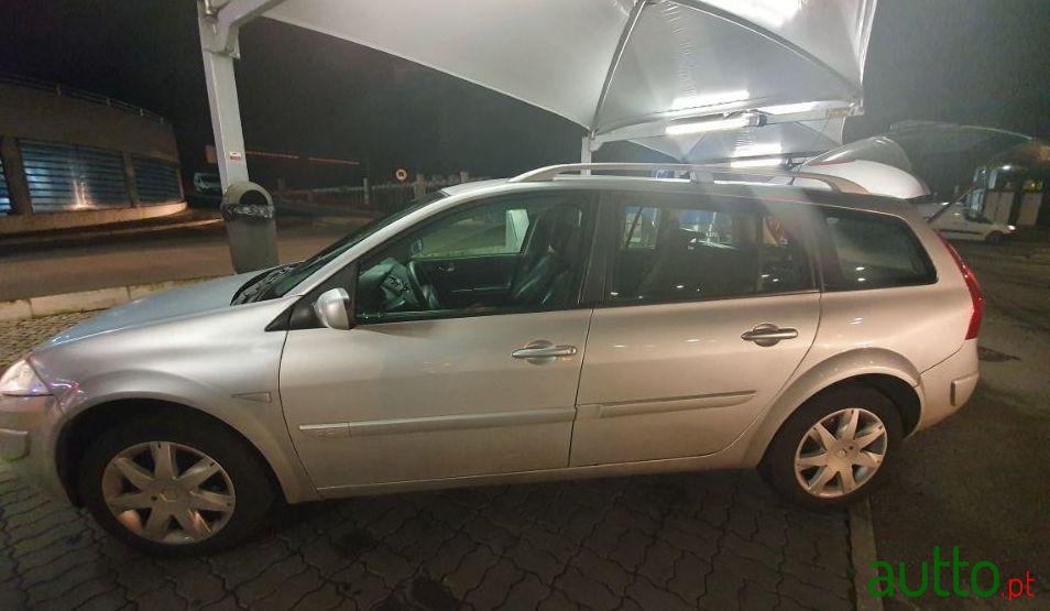 2009' Renault Megane Break photo #2