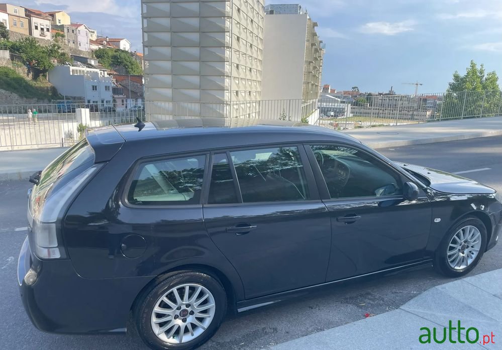 2009' Saab 9-3 Sport Hatch photo #2