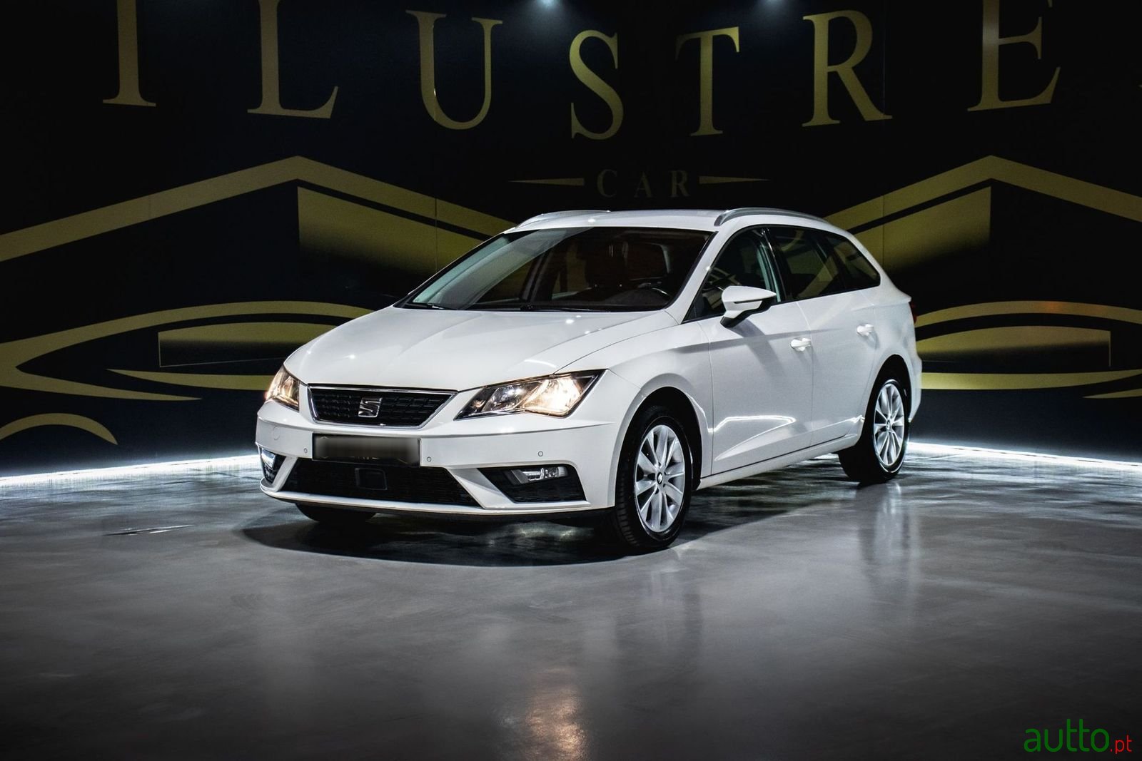 2018' SEAT Leon St photo #2