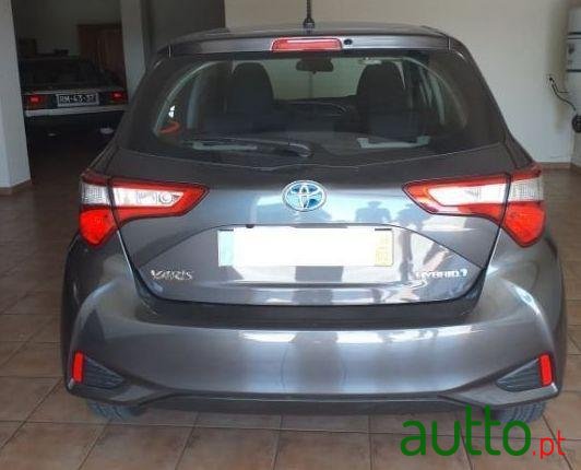 2018' Toyota Yaris photo #2