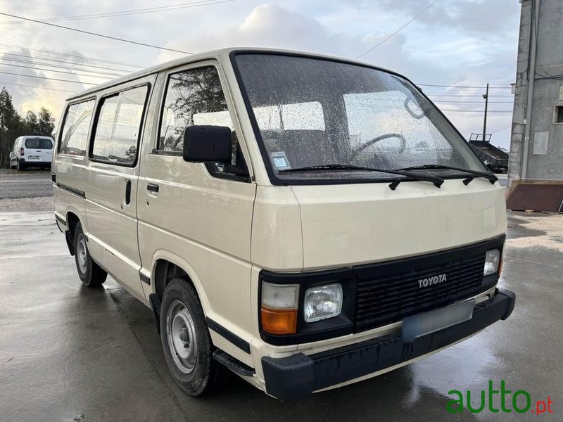 1984' Toyota HiAce photo #1