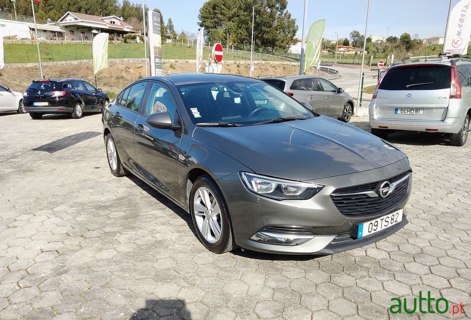 2017' Opel Insignia Grand Sport photo #6