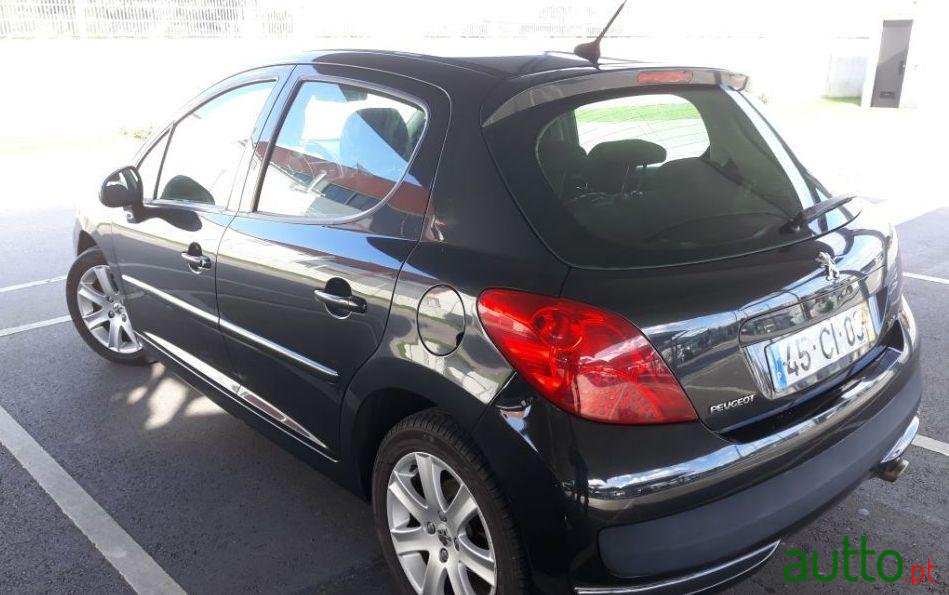 2006' Peugeot 207 1.6 Hdi Sport photo #3