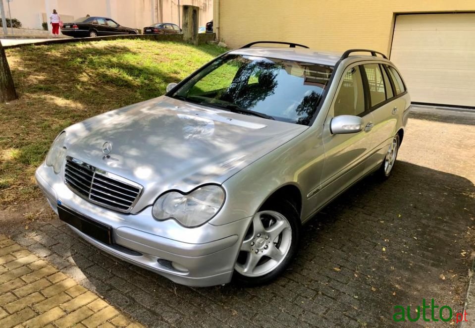 2001' Mercedes-Benz C-220 photo #1
