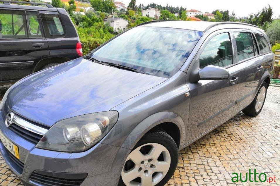 2006' Opel Astra Caravan photo #3