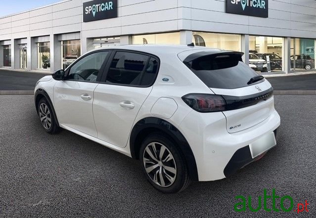 2023' Peugeot e-208 photo #6
