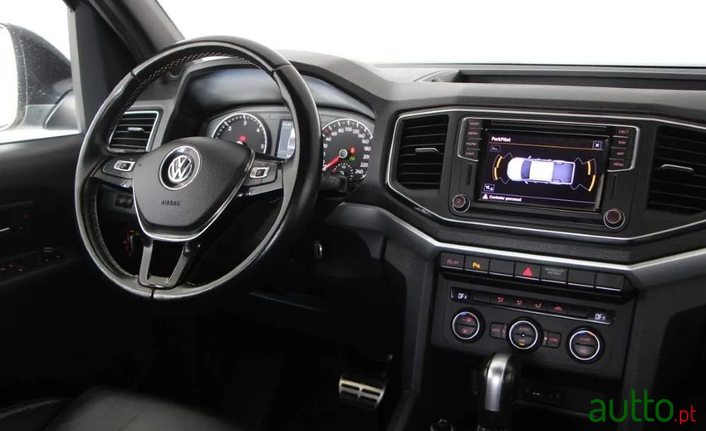 2020' Volkswagen Amarok photo #2