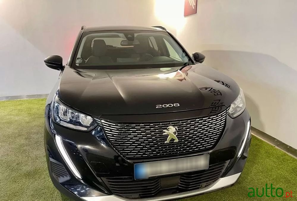 2021' Peugeot 2008 photo #3