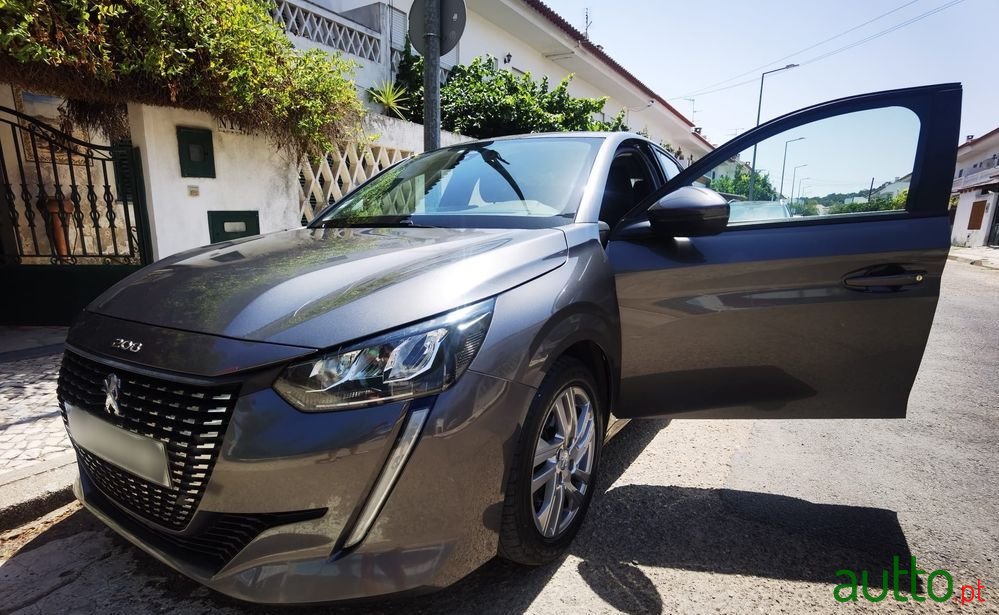 2021' Peugeot 208 photo #2