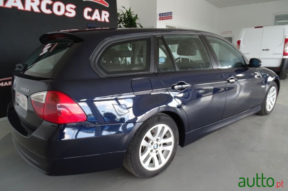 2007' BMW 320 Touring photo #5