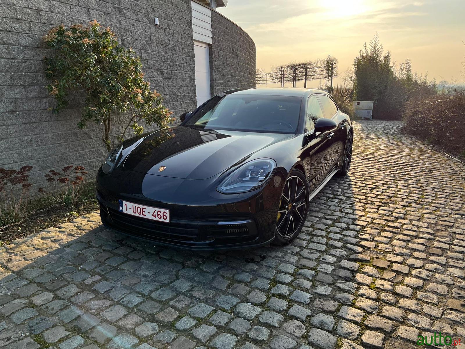 2018' Porsche Panamera sport turismo plug in hybrid photo #1