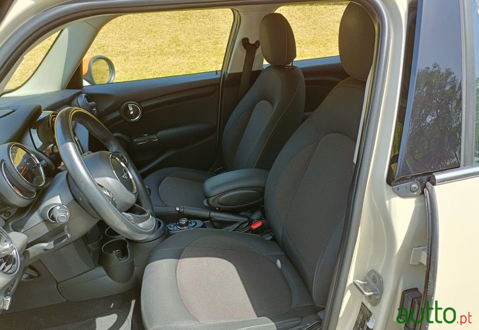 2017' MINI One photo #5