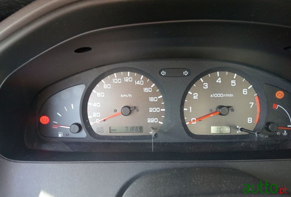 2000' Nissan Almera photo #3