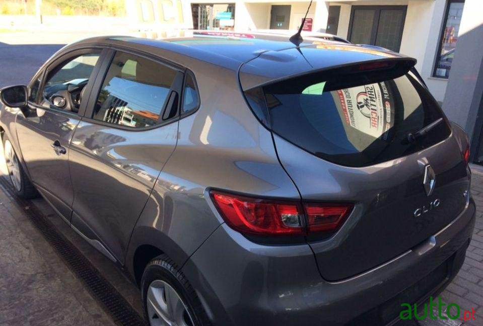 2014' Renault Clio photo #1