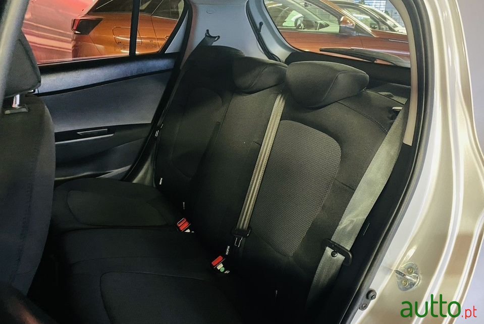 2015' Hyundai i20 photo #5