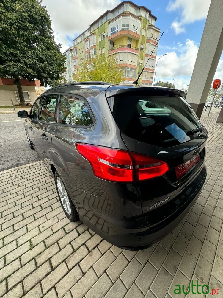 2015' Ford Focus Sw photo #4