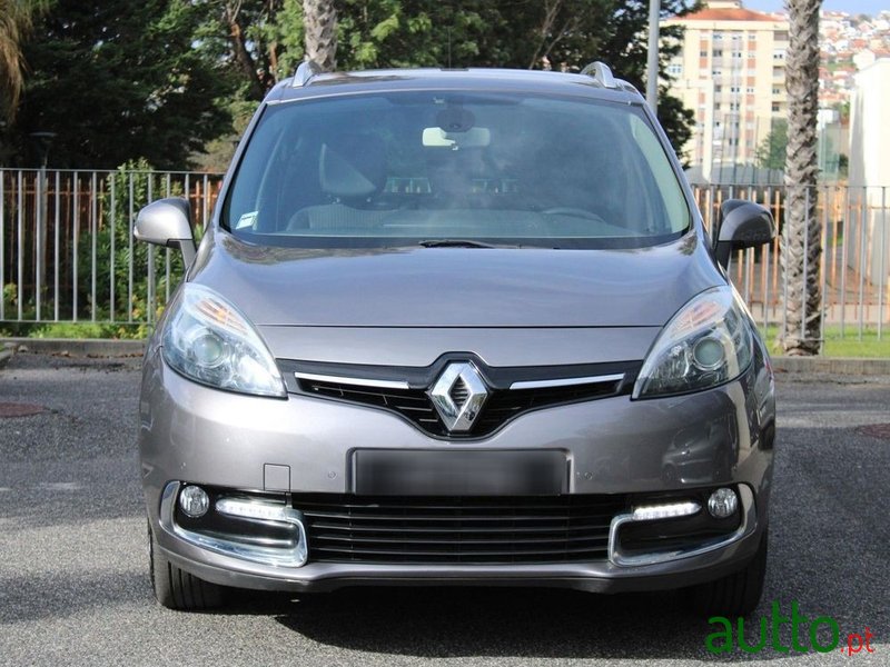 2014' Renault Grand Scenic photo #2