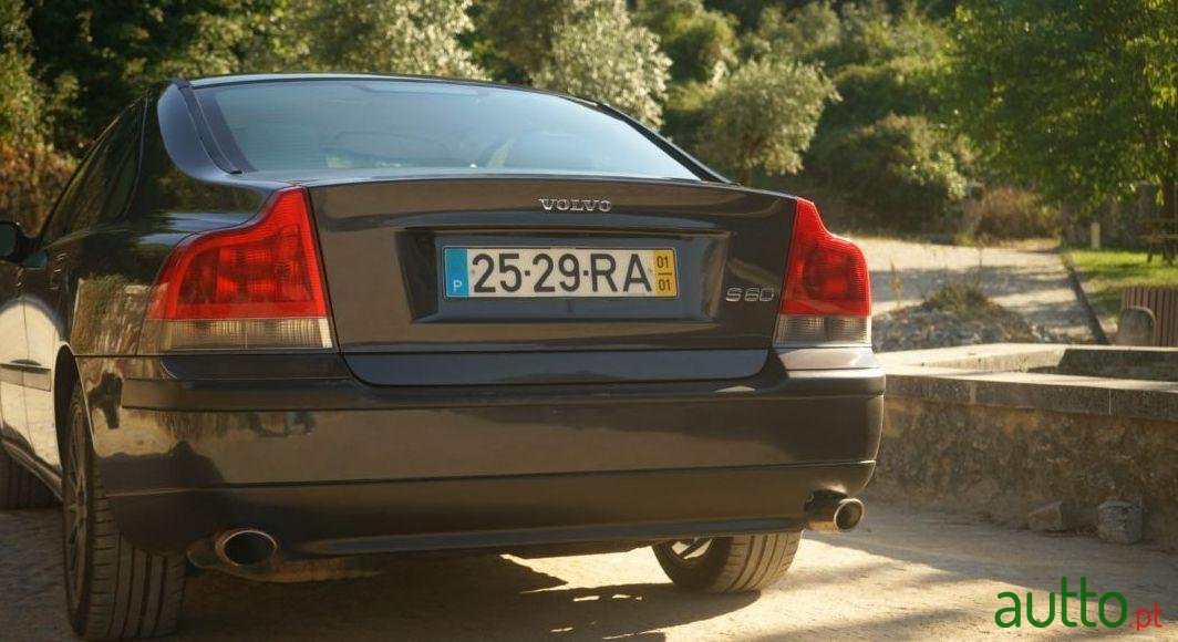 2001' Volvo S60 photo #2