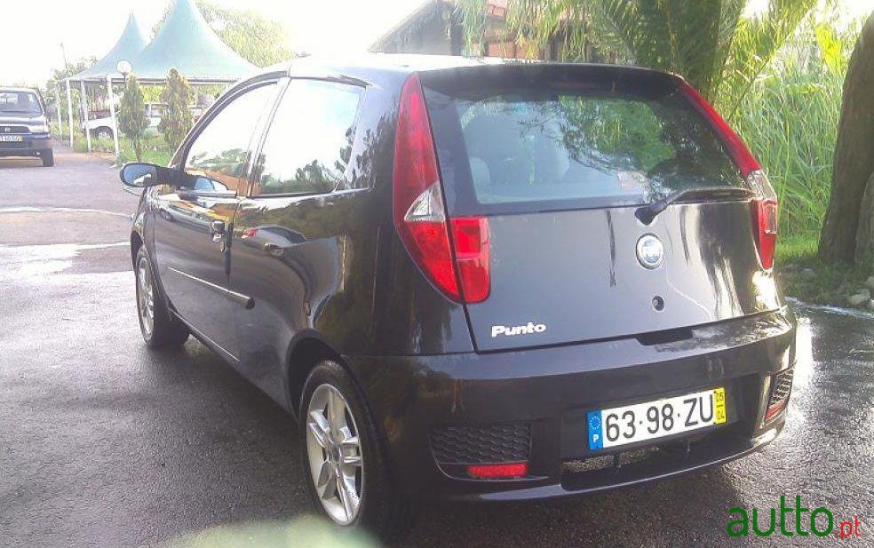 2005' Fiat Punto 70 JTD Multijet Dynamic photo #3