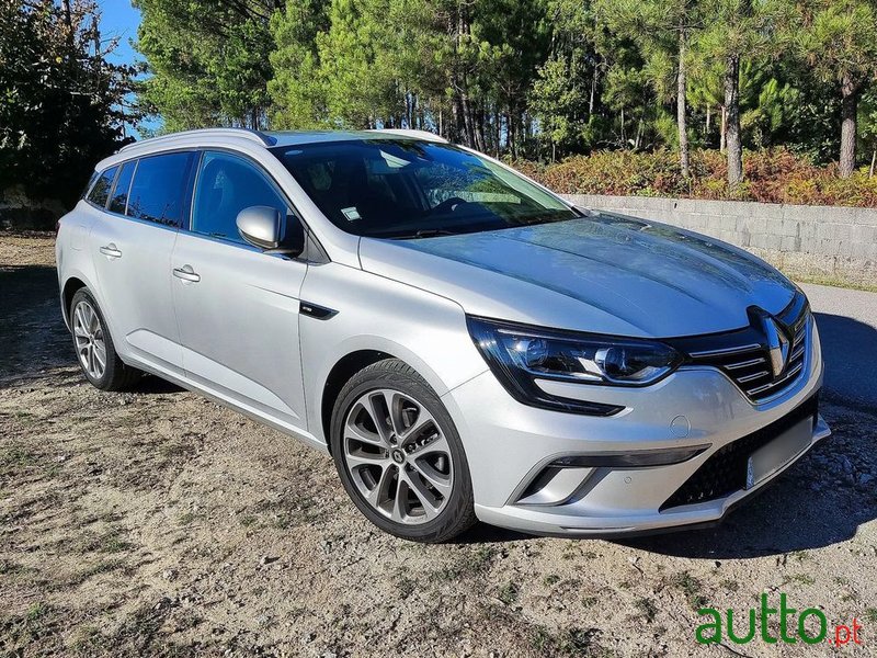 2019' Renault Megane Sport Tourer photo #1