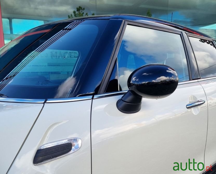 2019' MINI Cooper photo #6