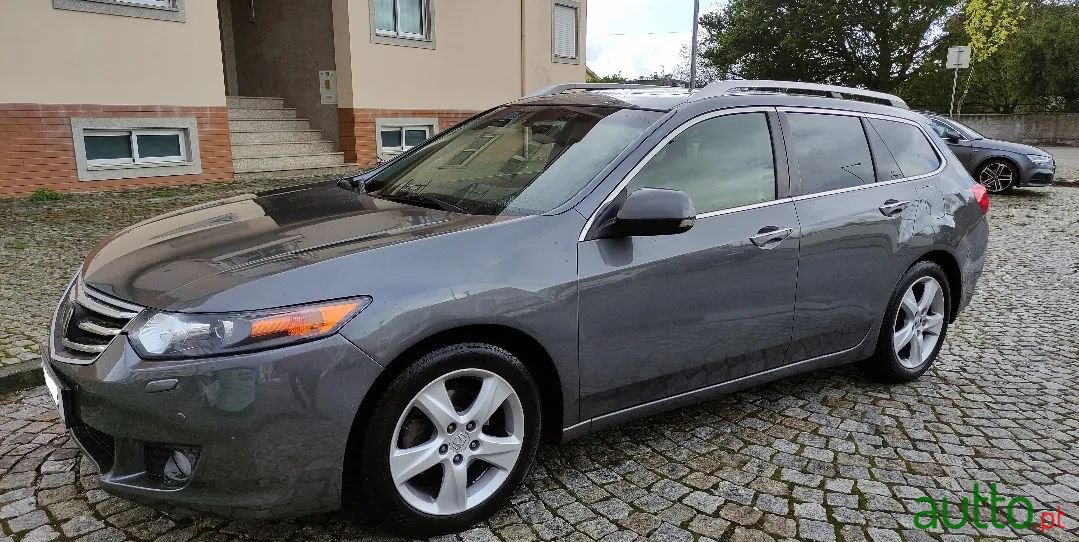 2010' Honda Accord Tourer photo #3