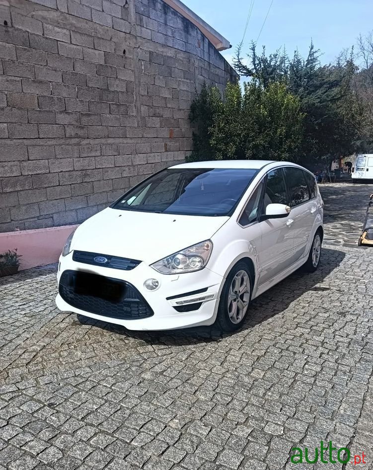 2013' Ford S-Max photo #1