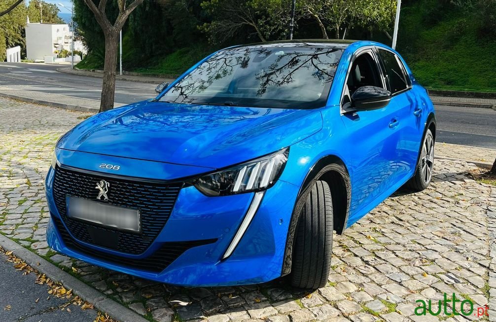 2021' Peugeot e-208 Ver-Gt photo #2
