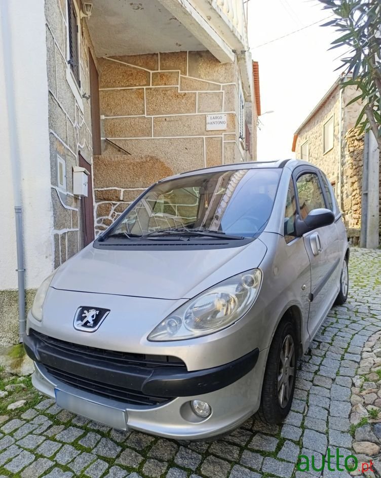 2005' Peugeot 1007 1.4 Hdi Urban photo #3