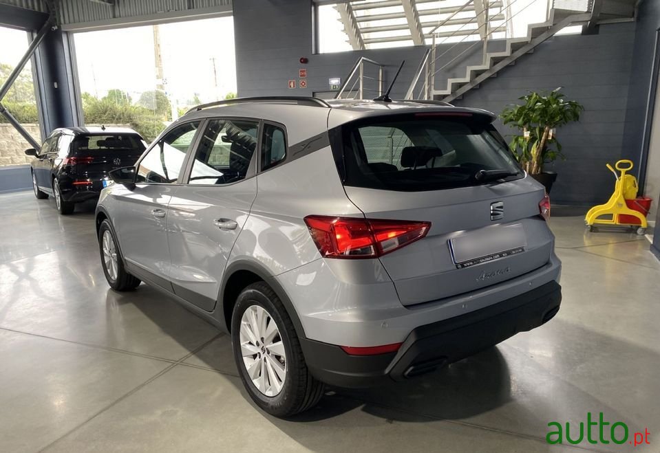 2022' SEAT Arona photo #3