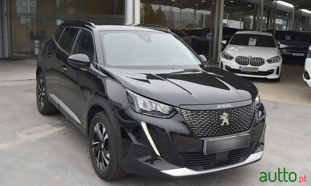 2022' Peugeot 2008 photo #1