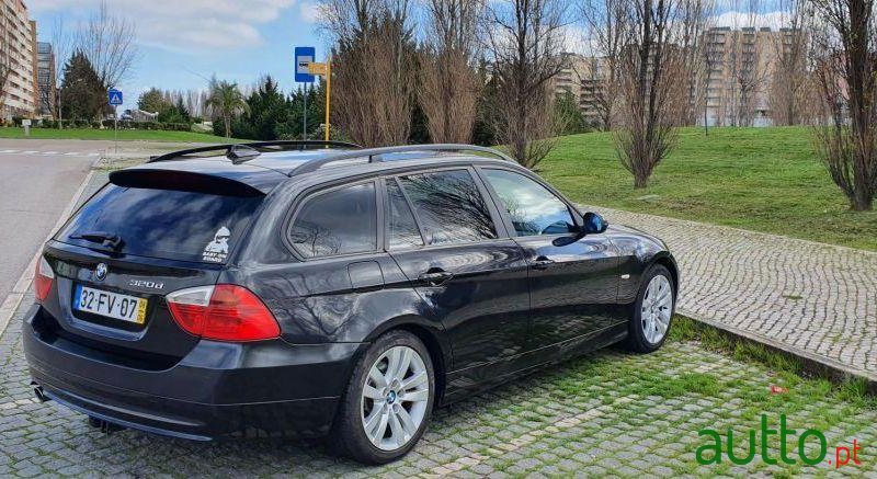 2008' BMW 320 320 D Touring photo #3