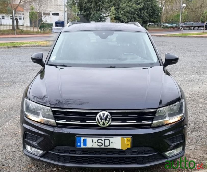 2016' Volkswagen Tiguan photo #1
