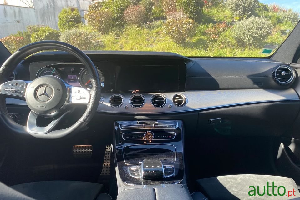 2018' Mercedes-Benz E-220 photo #5