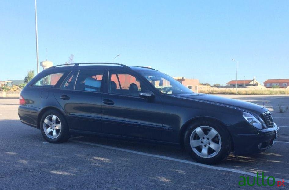 2003' Mercedes-Benz E-220 photo #1