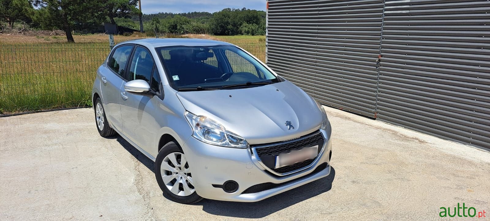 2013' Peugeot 208 photo #4